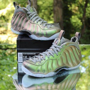 Nike Air Foamposite One Shine Women’s Size 7.5